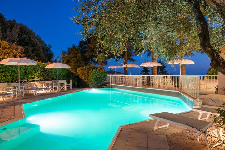 Pool Hotel