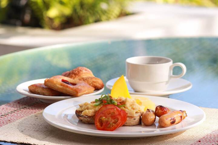 Breakfast/Coffee Service 22 of 37