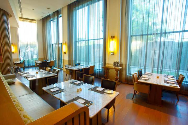 Dining 77 of 117