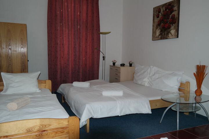 Room 31 of 106