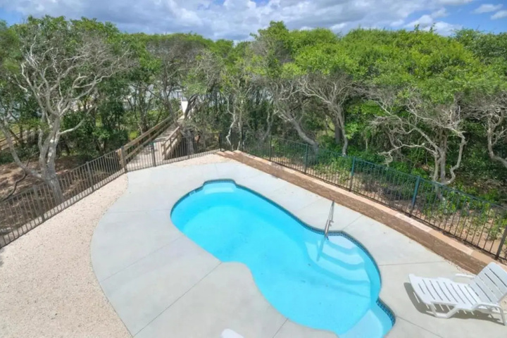 Pool 13 of 19