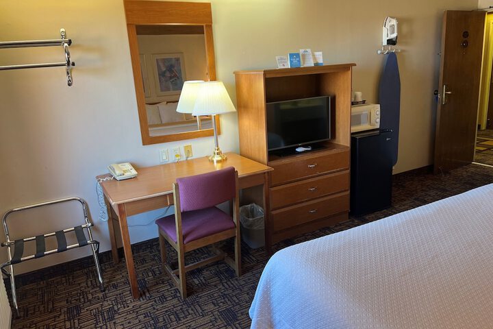 Room 9 of 17