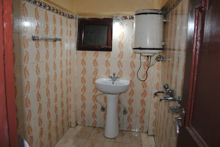 Room 15 of 16