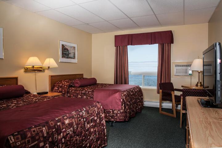 Room 12 of 141