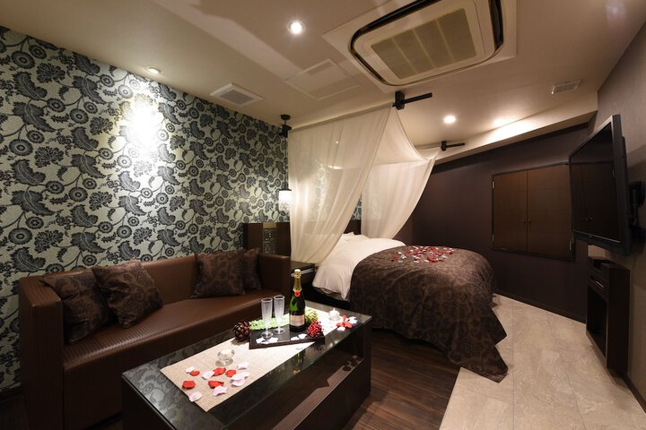 Room 15 of 34