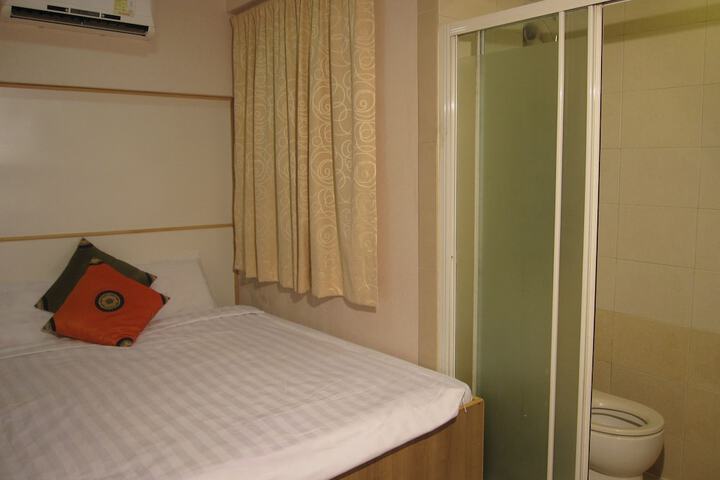 Room 3 of 52