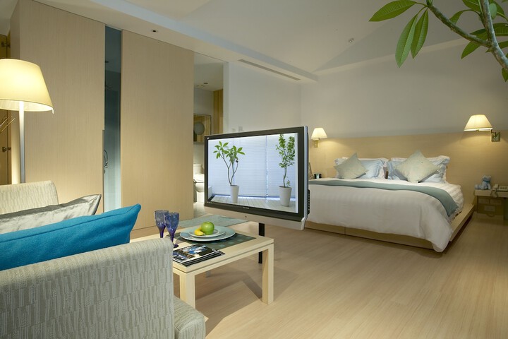 Room 3 of 51