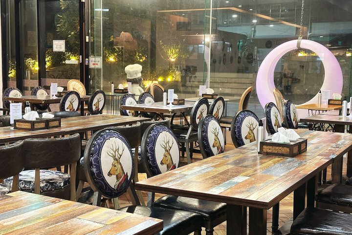 Dining 47 of 51