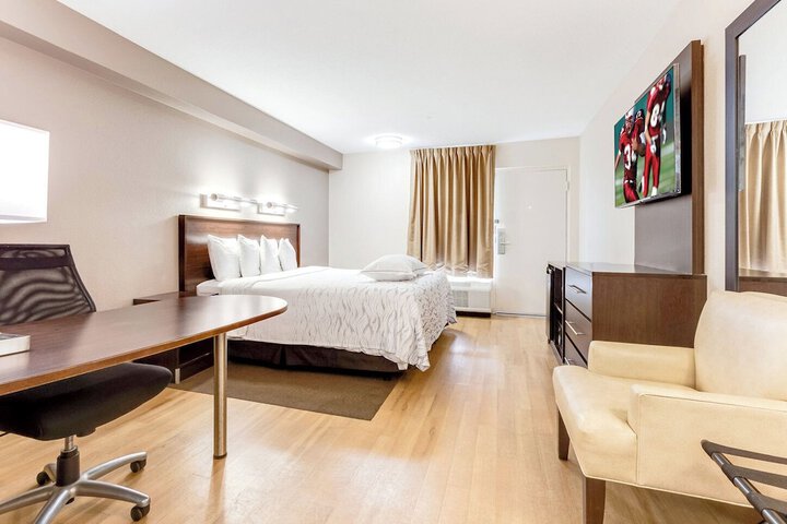Standard | King Bed (3 of 24)