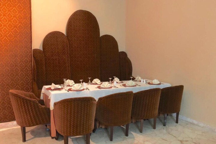 Dining 44 of 107