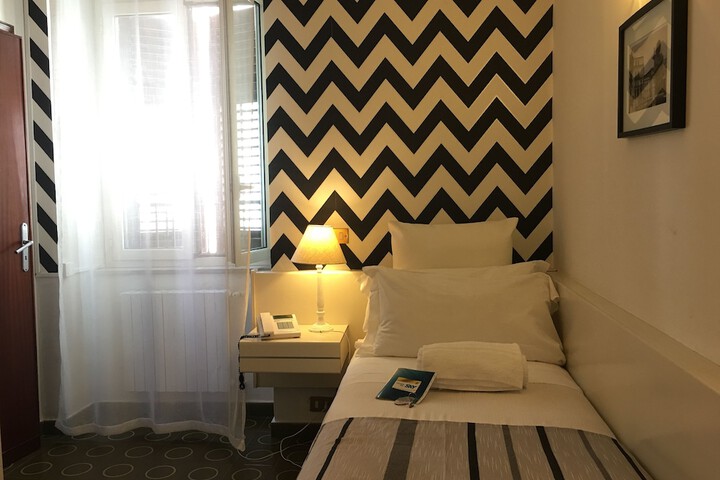 Room 18 of 61