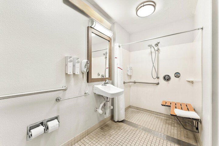 Room 21 of 24