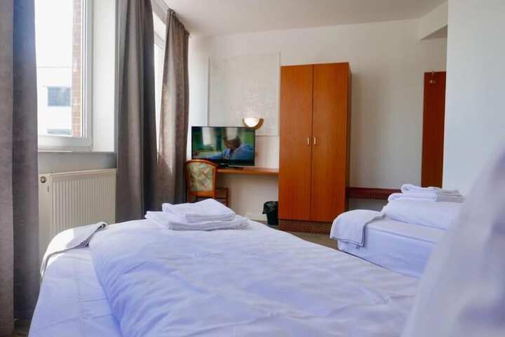 Room 8 of 23