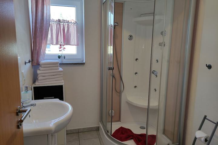 Room 32 of 65
