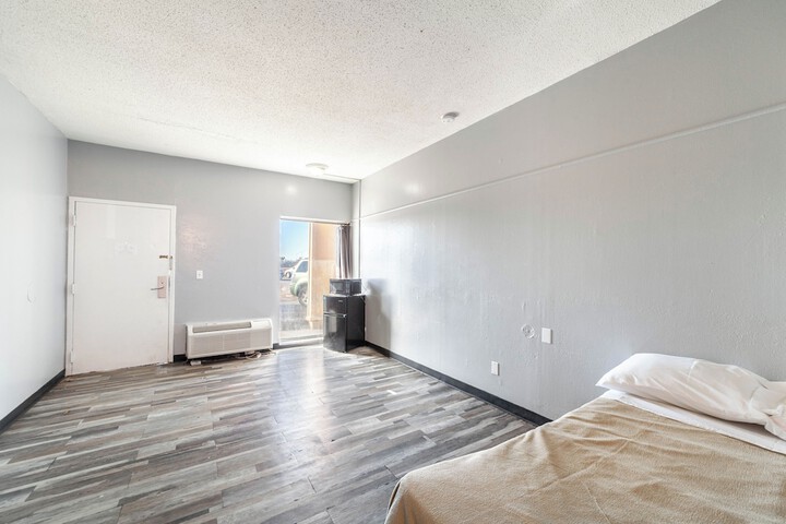 Room 2 of 11