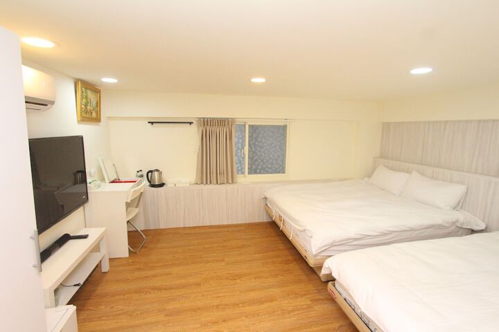 Room 43 of 246