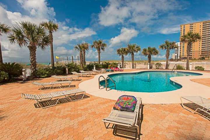Pools & Facilities
