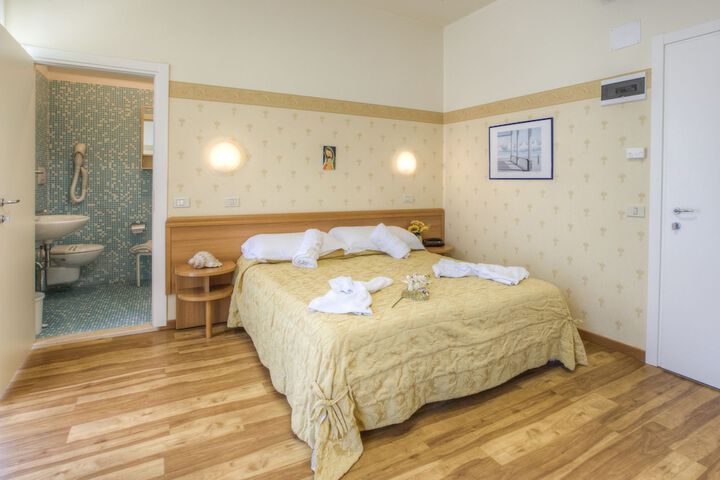 Room 15 of 70