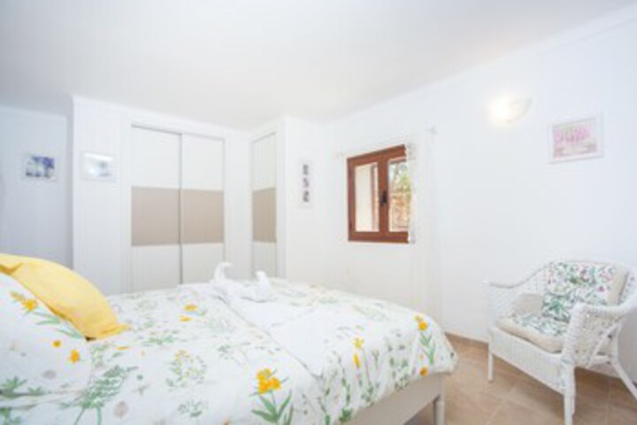 Room 20 of 25