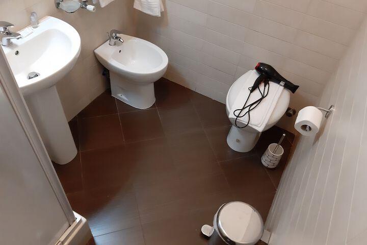 Room 18 of 36