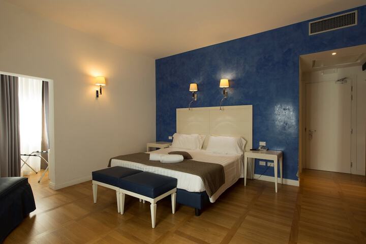 Room 21 of 169