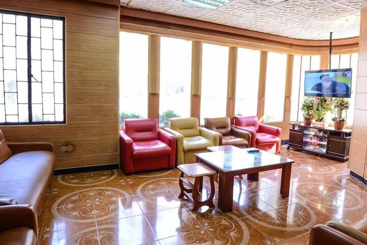 Entrance & Lobby