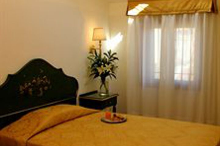 Room 8 of 23