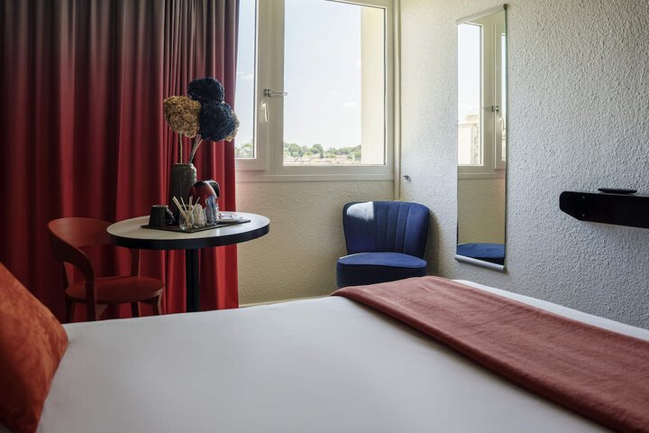 Room 3 of 55
