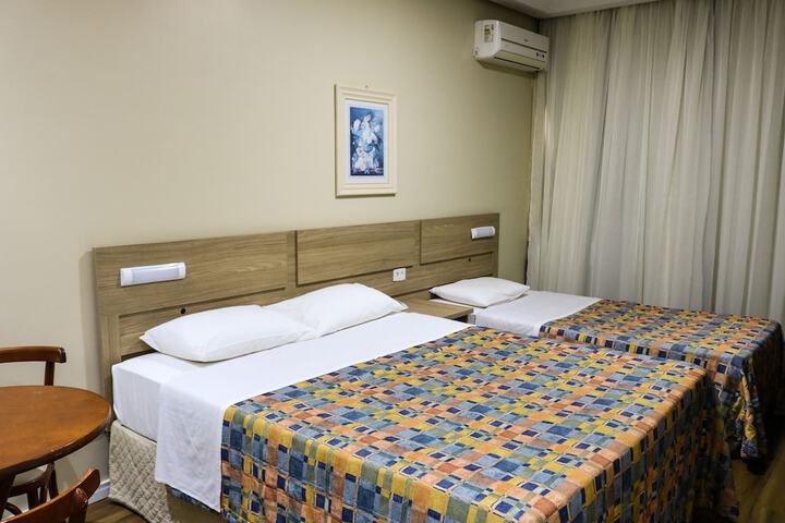 Room 49 of 80