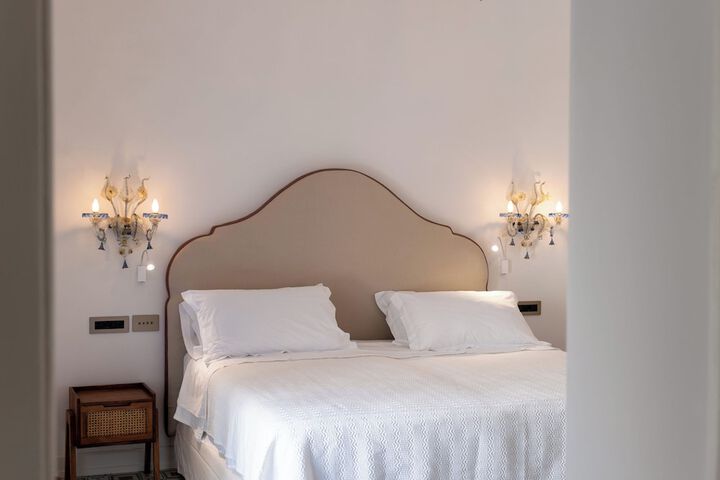 Room 43 of 164