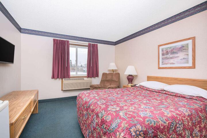 1 King Bed (13 of 23)
