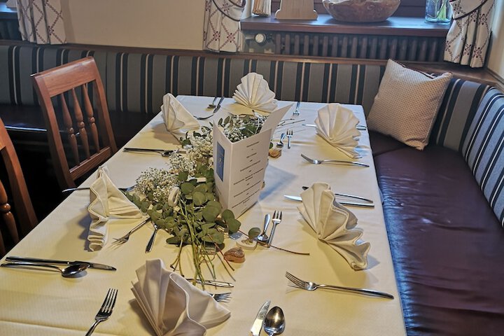 Dining 75 of 111