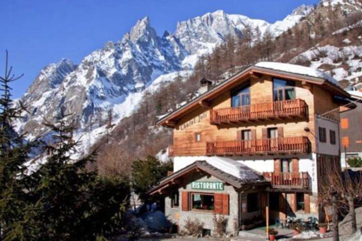 Hotel Chalet Joli