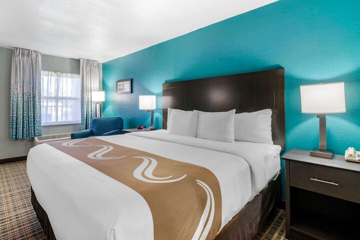 Standard | King Bed (6 of 20)