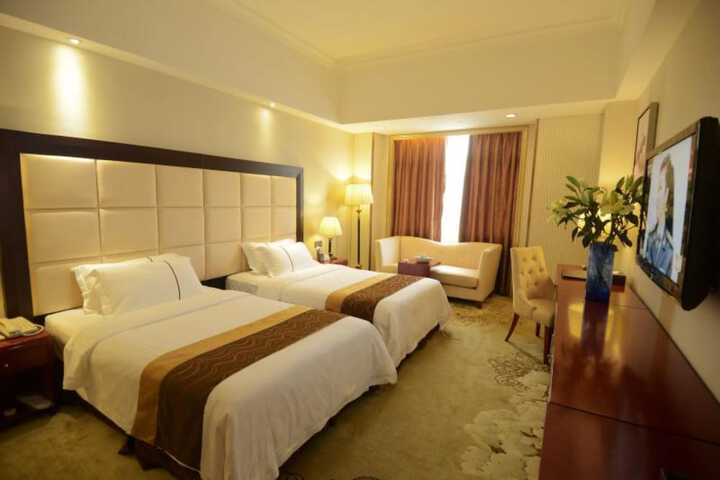 Room 8 of 32