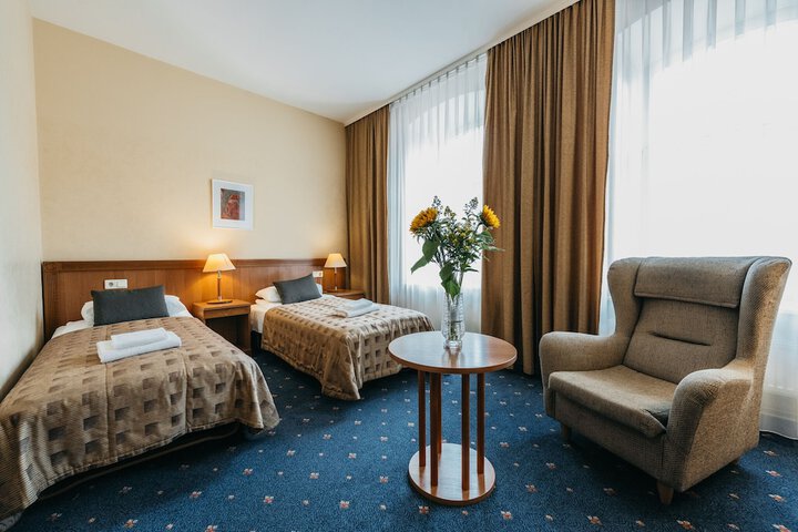 Room 40 of 122