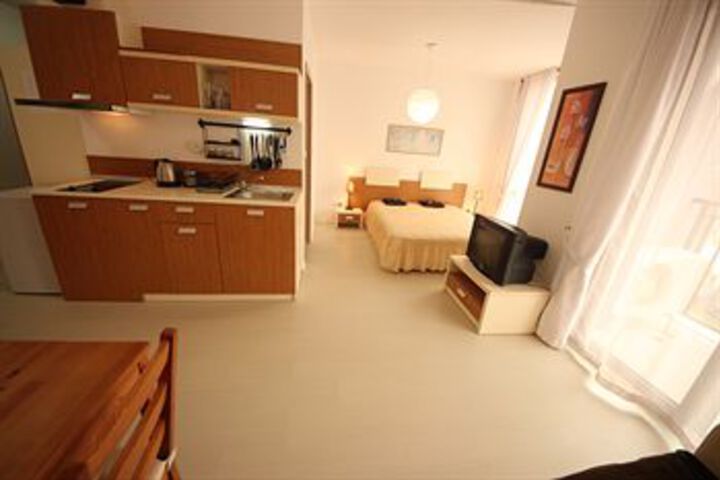 Room 53 of 153