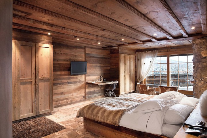 Room 28 of 79