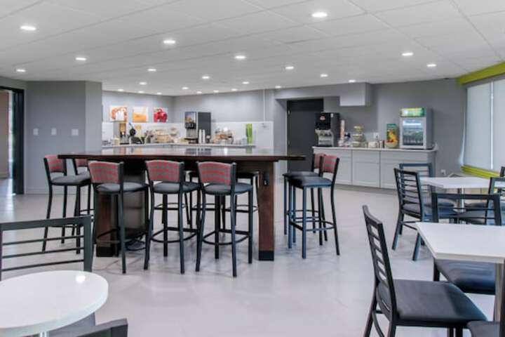 Breakfast/Coffee Service 7 of 9