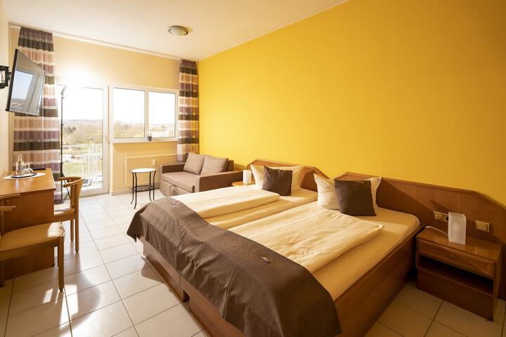 Room 3 of 38