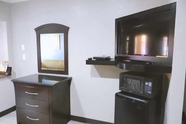 Room 13 of 21