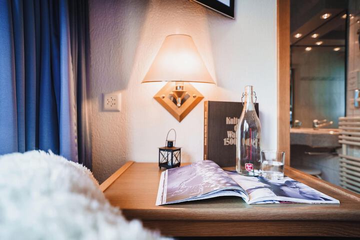 Room 12 of 77
