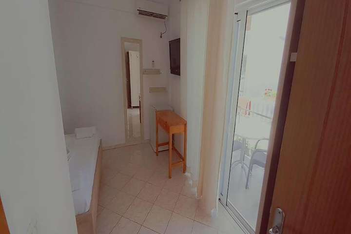 Room 31 of 50