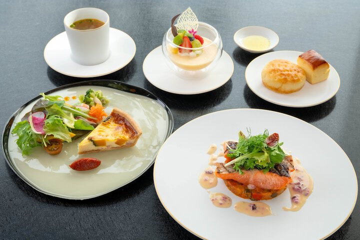Dining 139 of 201