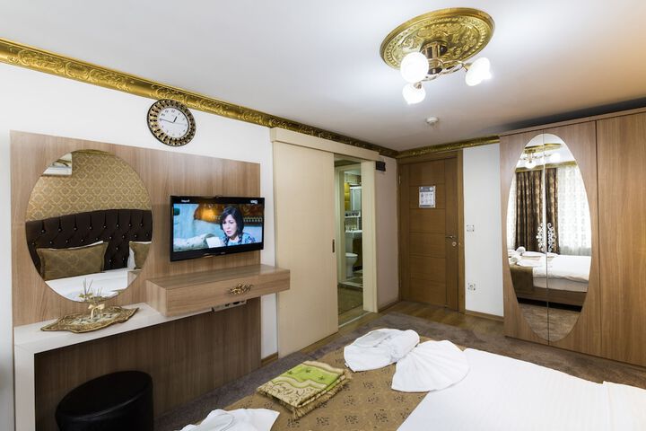 Room 17 of 80