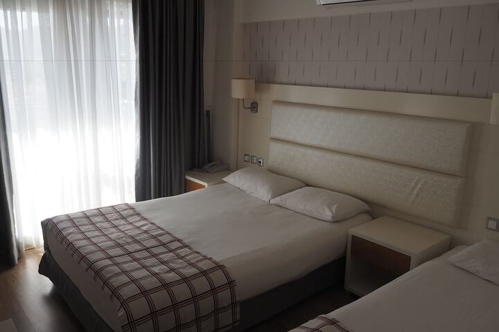 Room 10 of 68