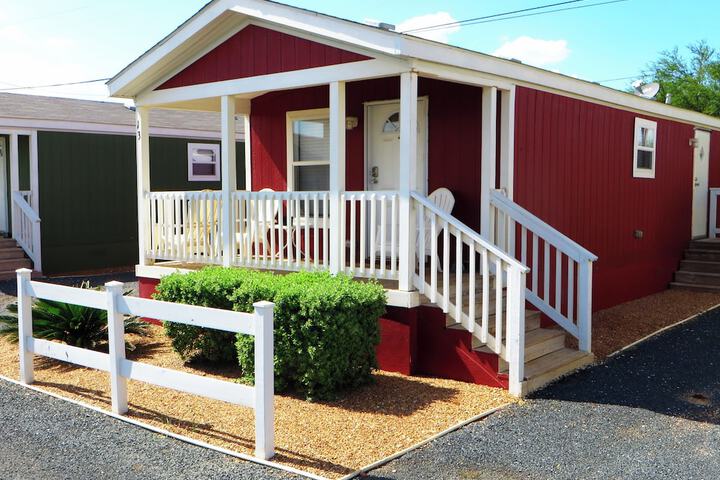 Eagle Ford Village Suites Dilley