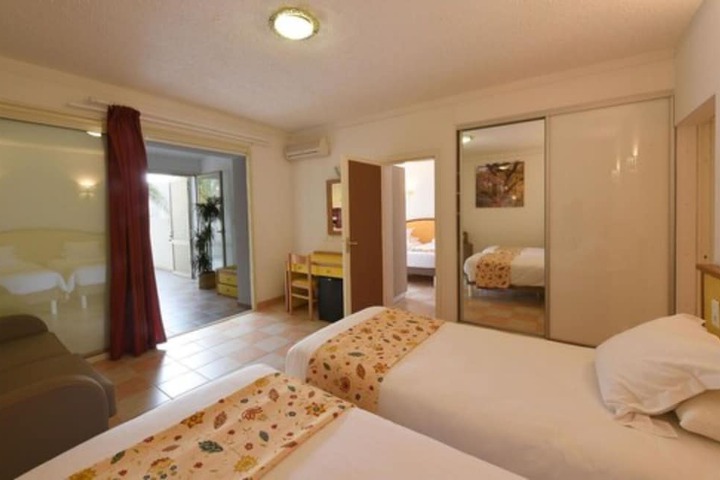 Room 2 of 16