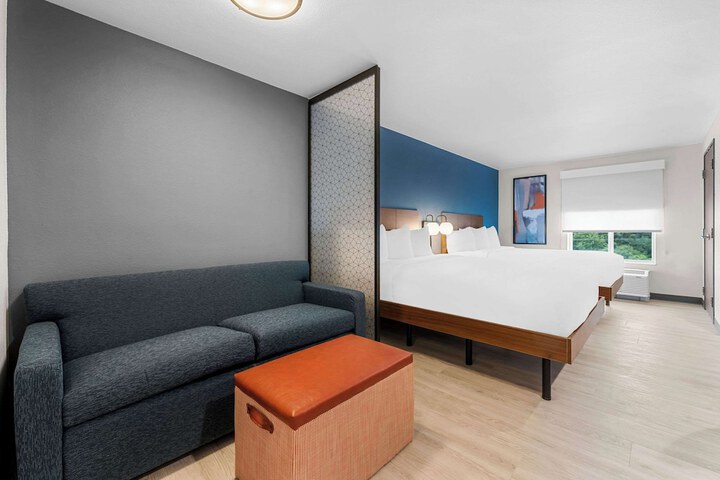 Suite 2 Queen Beds (7 of 14)