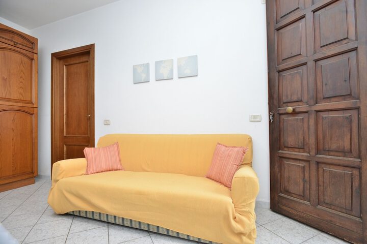Room 15 of 22